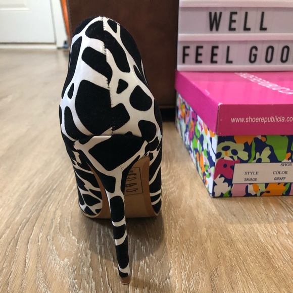 GIRAFFE BLACK PRINT POINTED TOE HIGH HEEL PUMP - Picture 6 of 8
